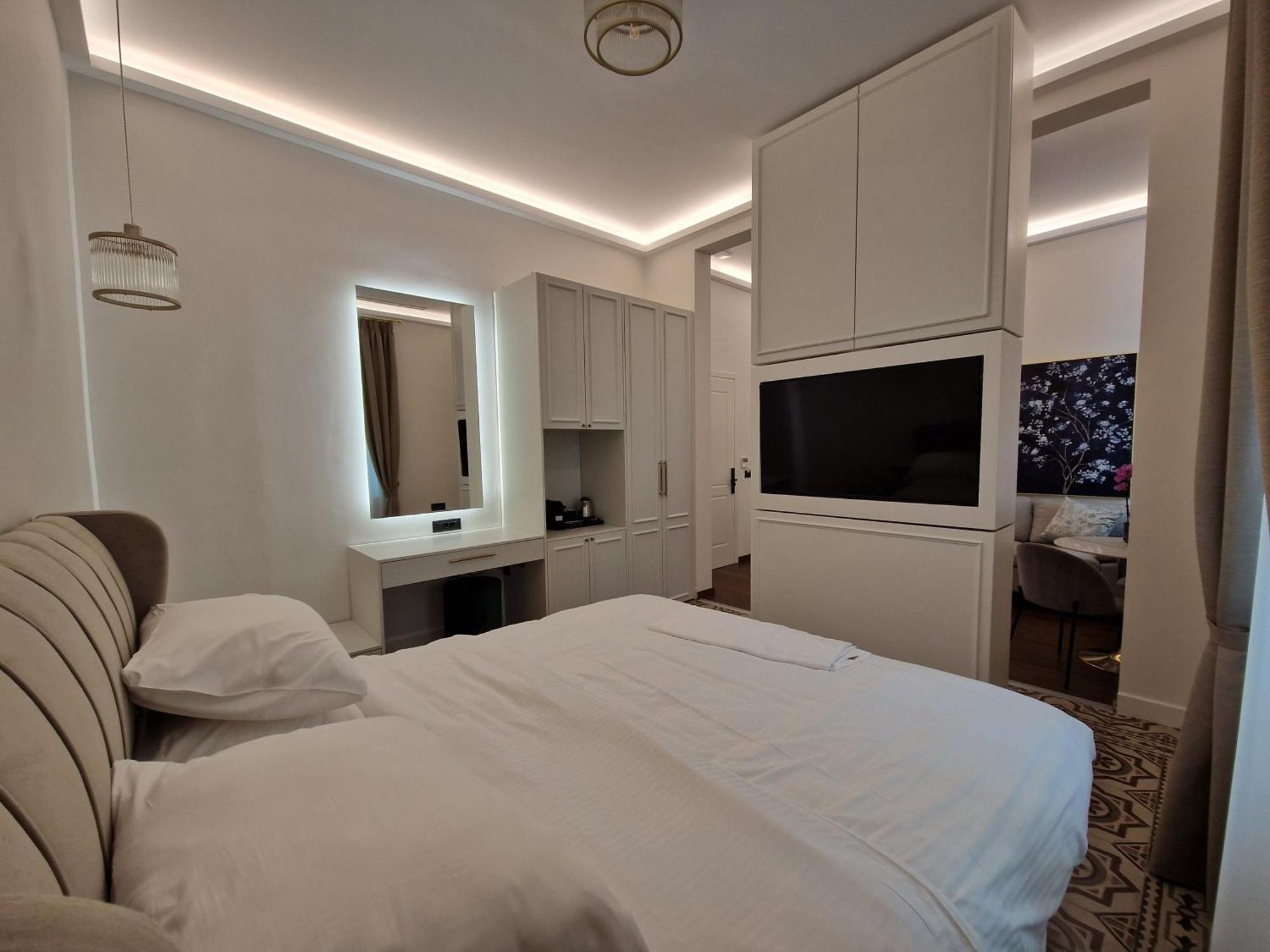 Jensen Luxury Suites Rhodes City Exterior foto